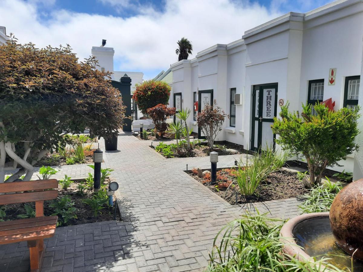 Langholm Hotel 월브스베이 외부 사진