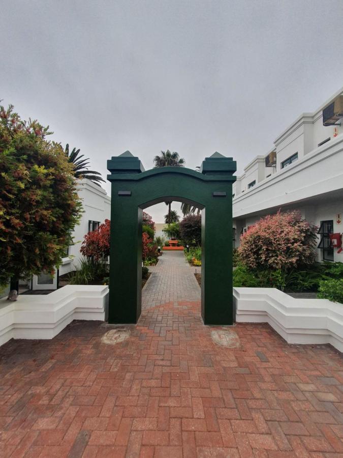 Langholm Hotel 월브스베이 외부 사진