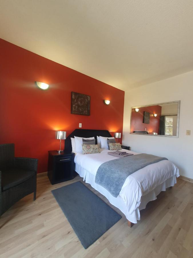 Langholm Hotel 월브스베이 외부 사진