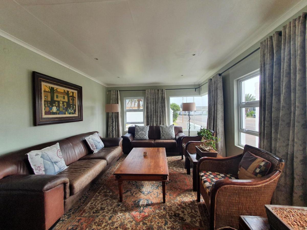 Langholm Hotel 월브스베이 외부 사진