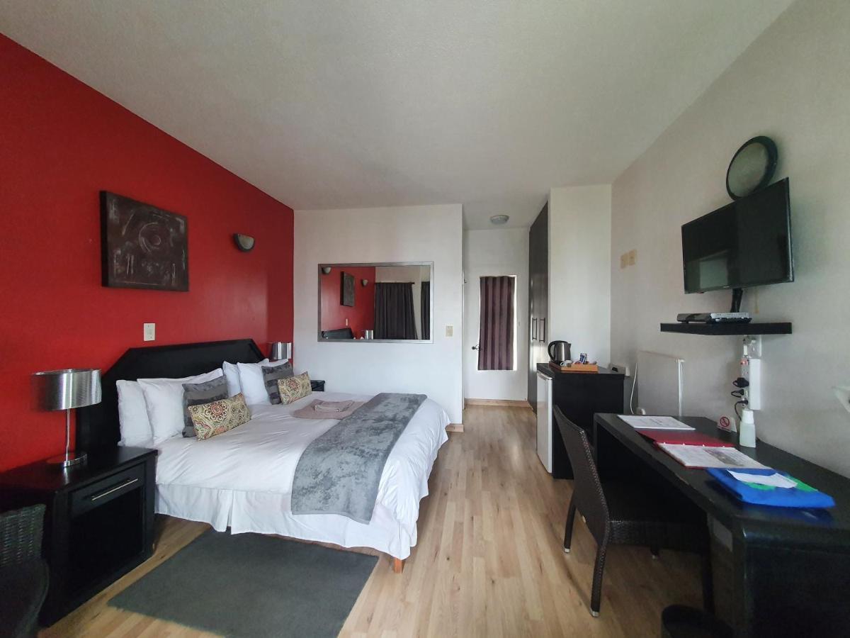 Langholm Hotel 월브스베이 외부 사진