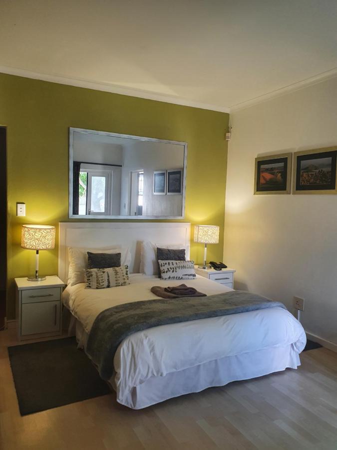 Langholm Hotel 월브스베이 외부 사진