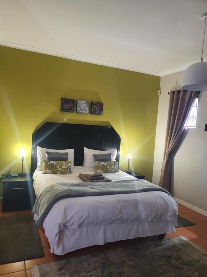 Langholm Hotel 월브스베이 외부 사진