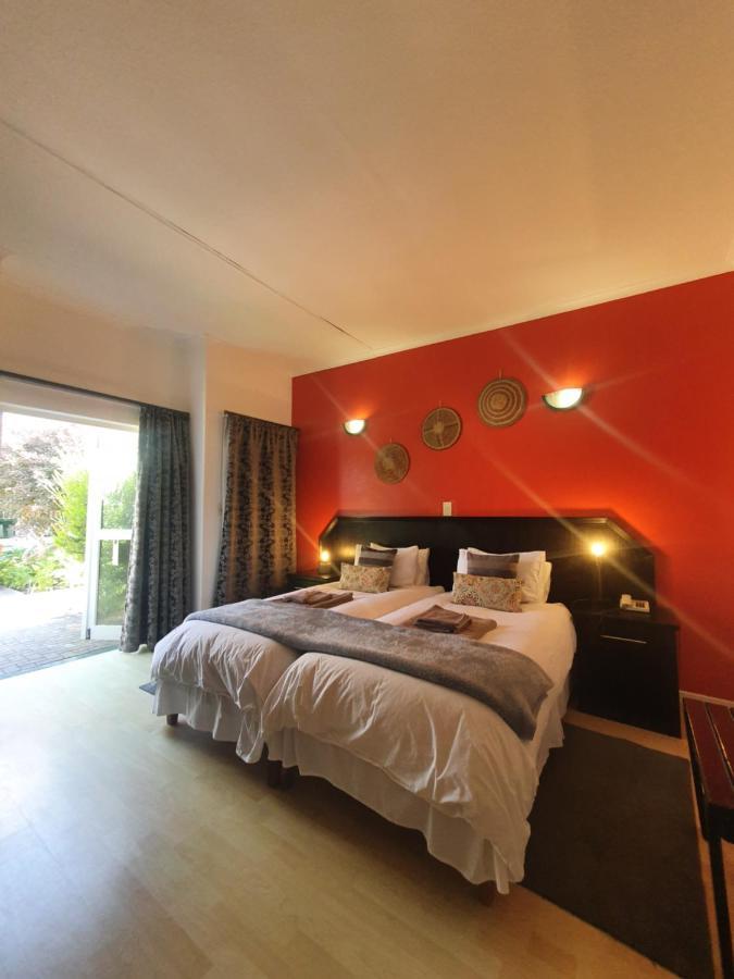Langholm Hotel 월브스베이 외부 사진