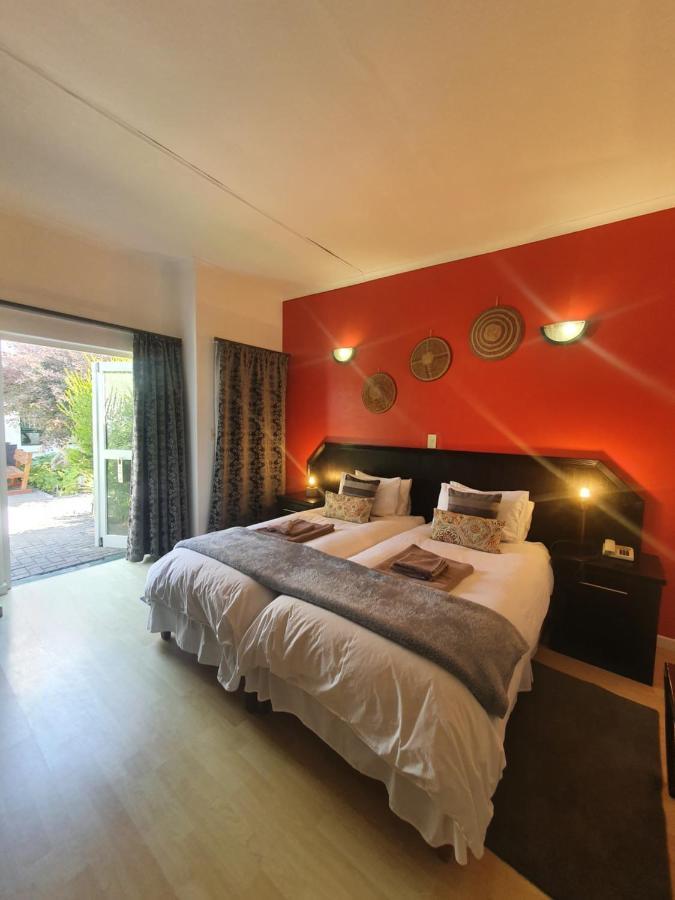 Langholm Hotel 월브스베이 외부 사진