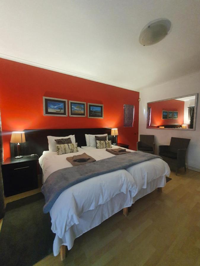 Langholm Hotel 월브스베이 외부 사진
